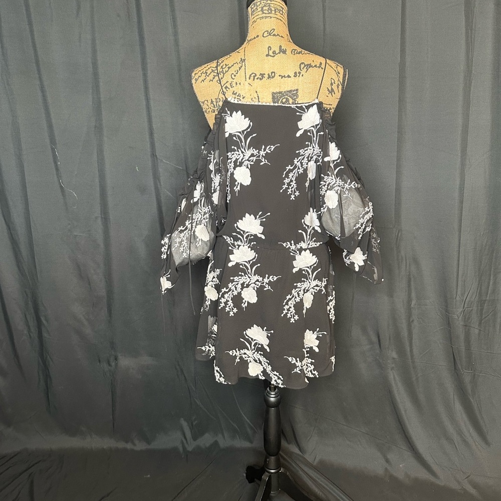 Alice + Olivia Black and White Mini Sundress - Picture 5 of 6